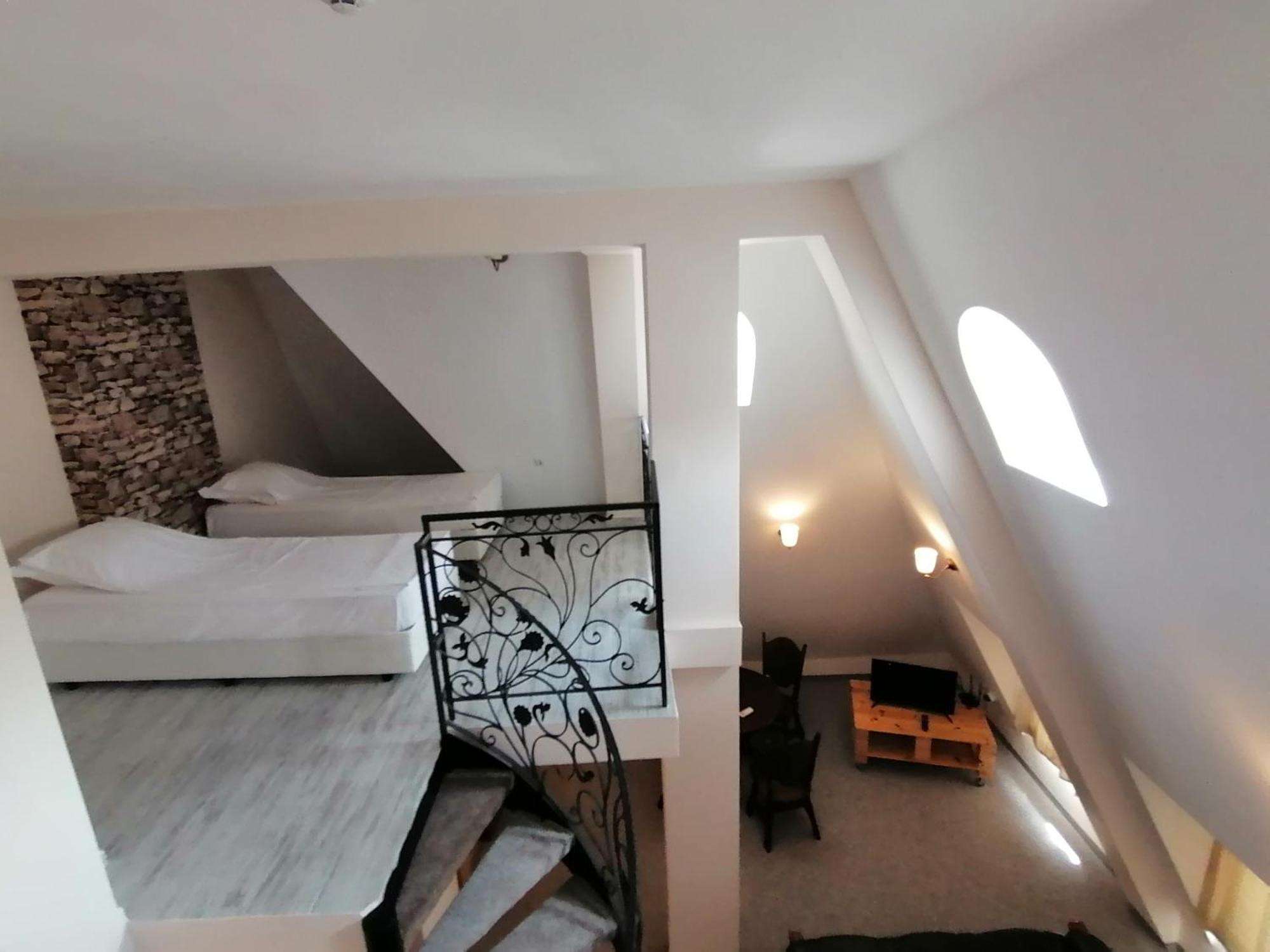Hotel Aristokrat ابزور المظهر الخارجي الصورة