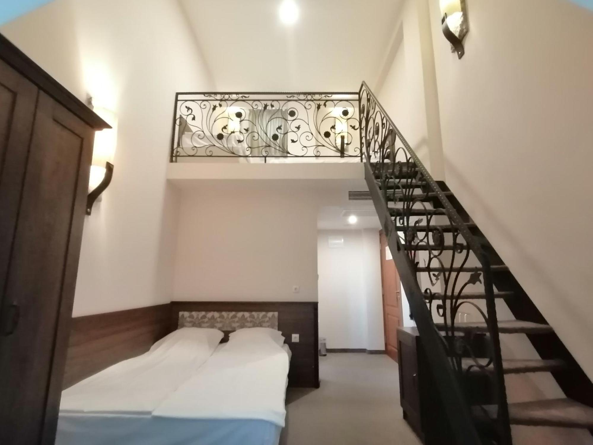 Hotel Aristokrat ابزور المظهر الخارجي الصورة