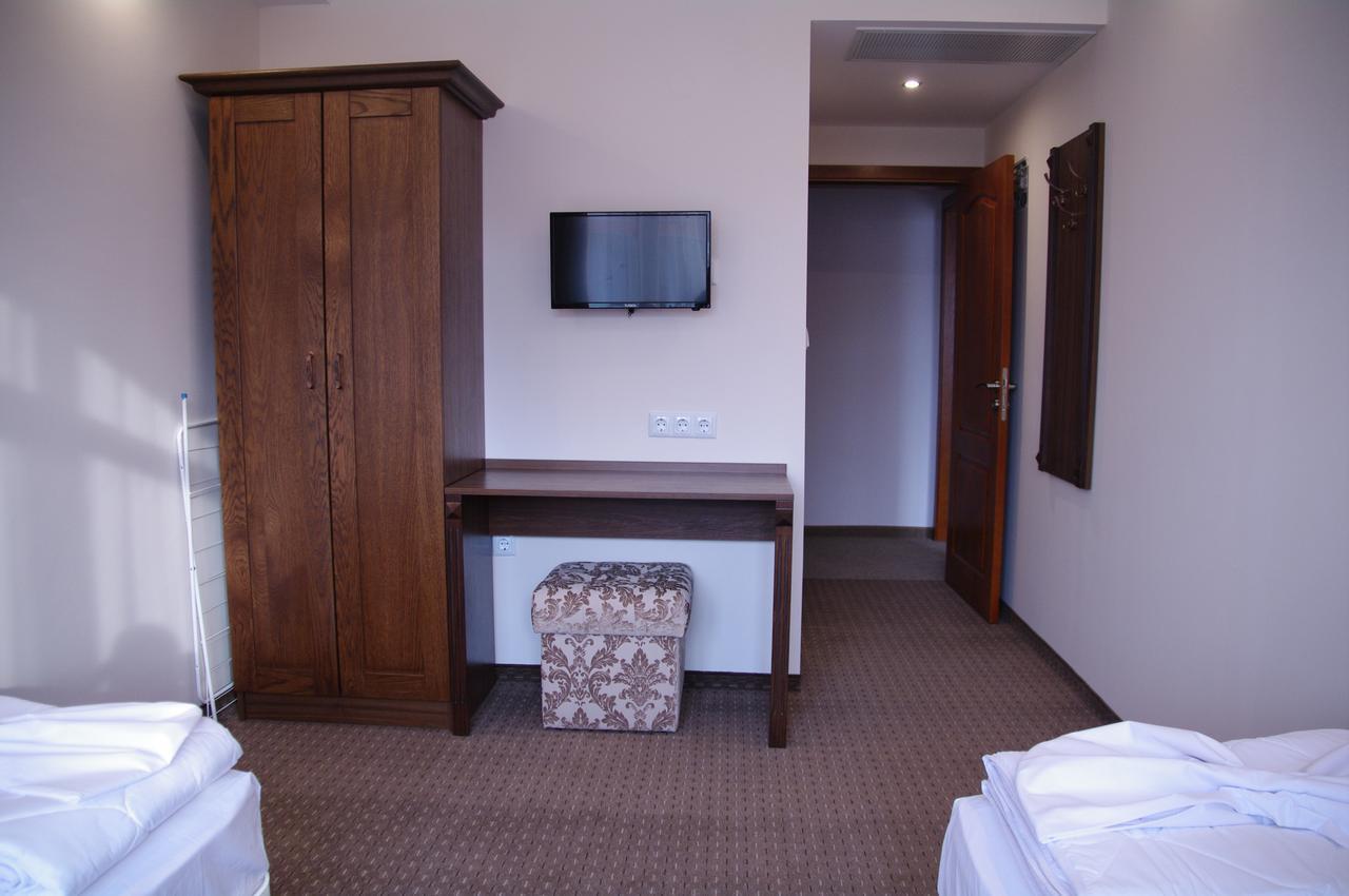 Hotel Aristokrat ابزور المظهر الخارجي الصورة