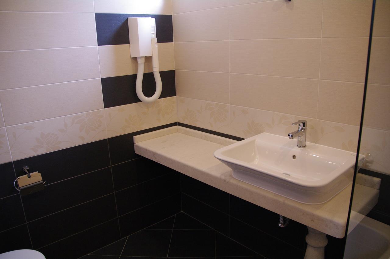 Hotel Aristokrat ابزور المظهر الخارجي الصورة