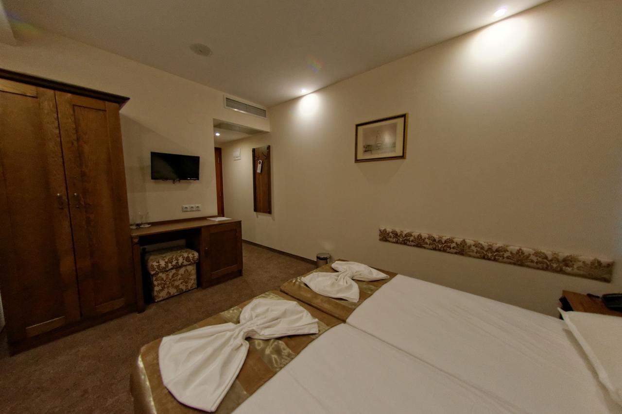 Hotel Aristokrat ابزور المظهر الخارجي الصورة